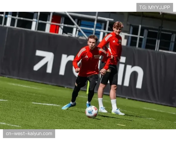 16岁新星居特尔上演德甲首秀，成联赛首位-10后-出场球员